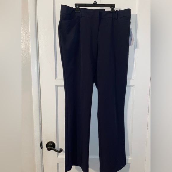 Women Liz Claiborne Work Slacks - Picture 3 of 4